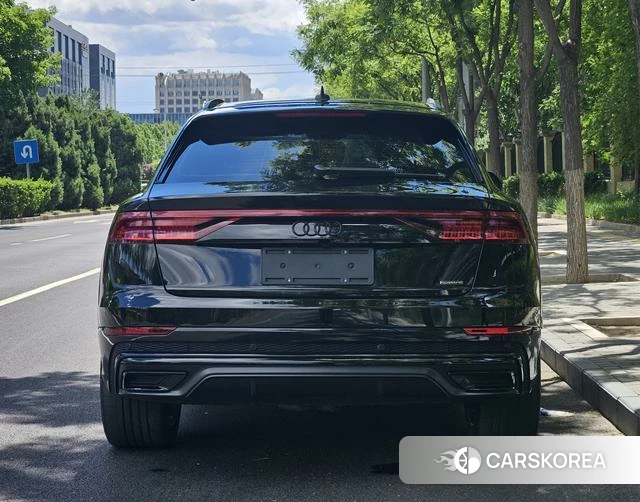 Audi Q8 2023 Черный из Китая, фото 3