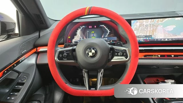 BMW 5 Series (G60) 2024 Черный из Кореи, фото 3