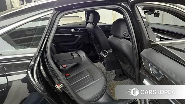 Audi A6 (C8) 2020 Черный из Кореи, фото 3