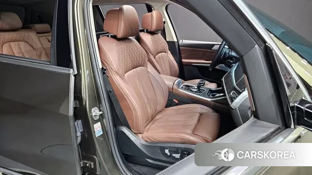 BMW X7 (G07) 2022 Светло-зеленый из Кореи, фото 3