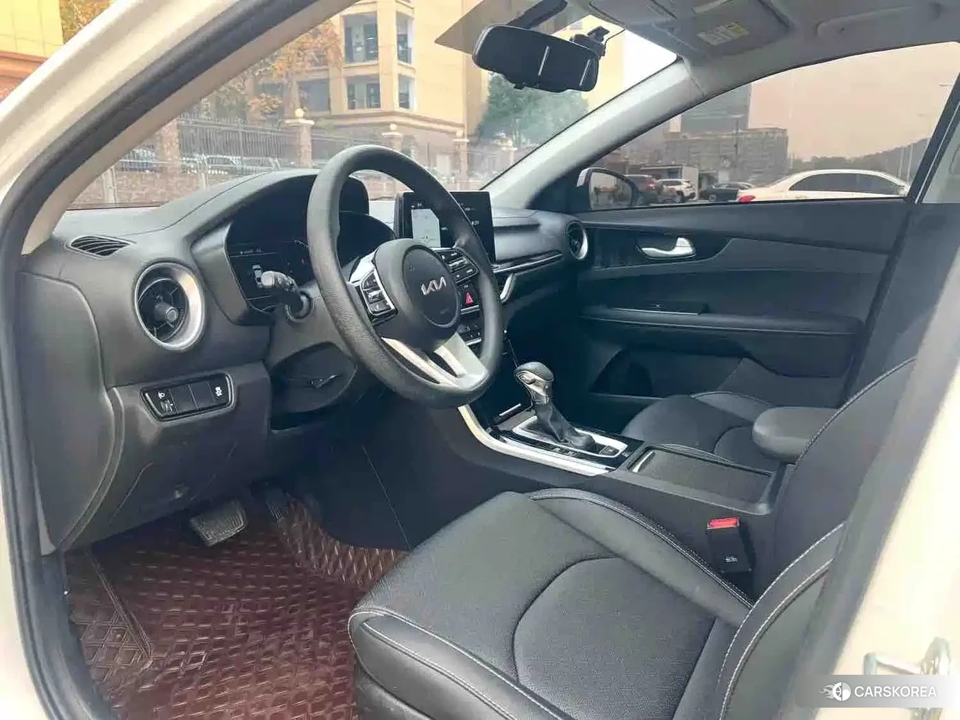 Kia K3 2022 Белый из Китая, фото 3