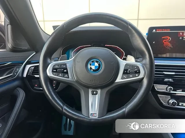 BMW 5 Series (G30) 2022 Черный двухцветный из Кореи, фото 3