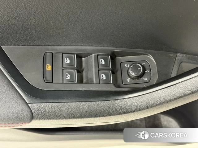 Skoda Krok 2022 Белый из Китая, фото 3