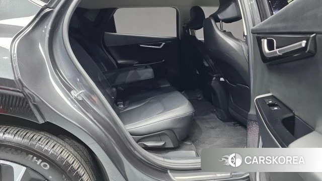 Kia EV6 2023 Серый из Кореи, фото 3