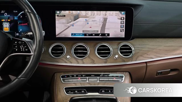 Mercedes-Benz E-Class W213 2021 Белый из Кореи, фото 3