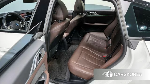 BMW i4 2022 Белый из Кореи, фото 3