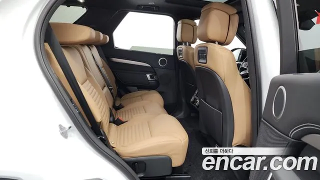 Land Rover Discovery 5 2024 Белый из Кореи, фото 3