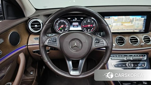 Mercedes-Benz E-Class W213 2018 Серый из Кореи, фото 3