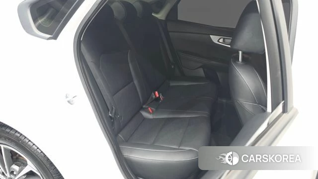 Kia The New K3 2nd generation 2022 Белый из Кореи, фото 3