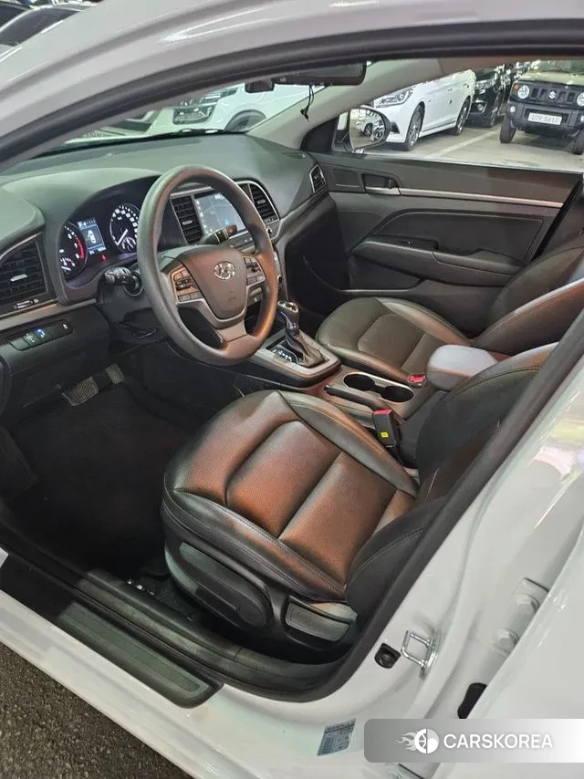 Hyundai Avante AD 2018 Белый из Кореи, фото 3