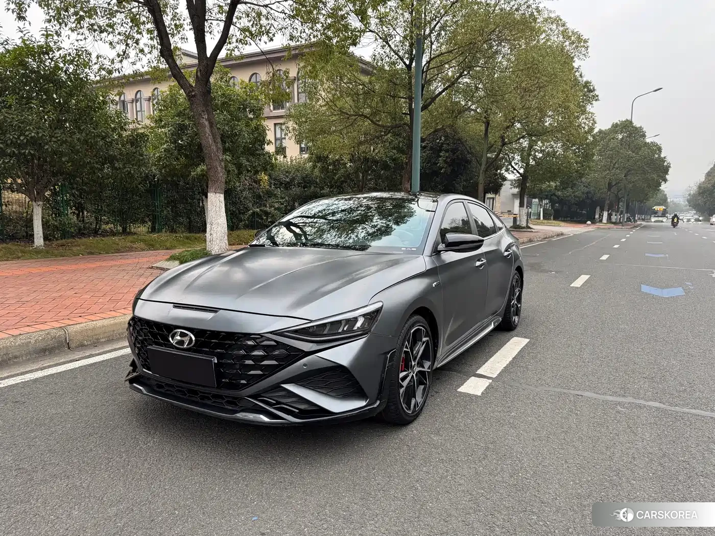 Hyundai Lafesta 2023 Silver/gray из Китая, фото 3