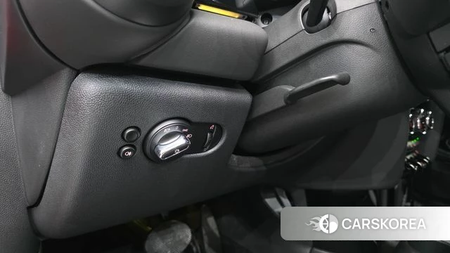 Mini Cooper 2023 Красный из Кореи, фото 3