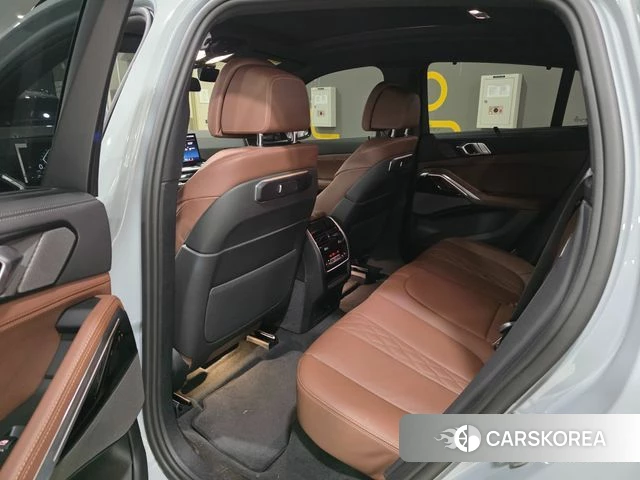 BMW X6 (G06) 2025 Серебристо-серый из Кореи, фото 3