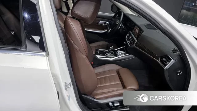 BMW 3 Series (G20) 2022 Белый из Кореи, фото 3