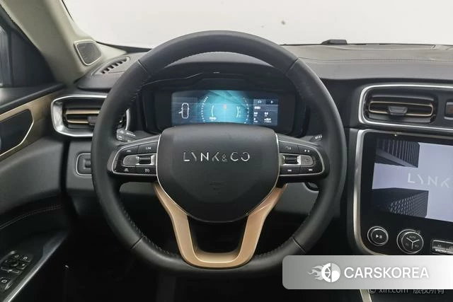 Lynk 01 2019 Белый из Китая, фото 3