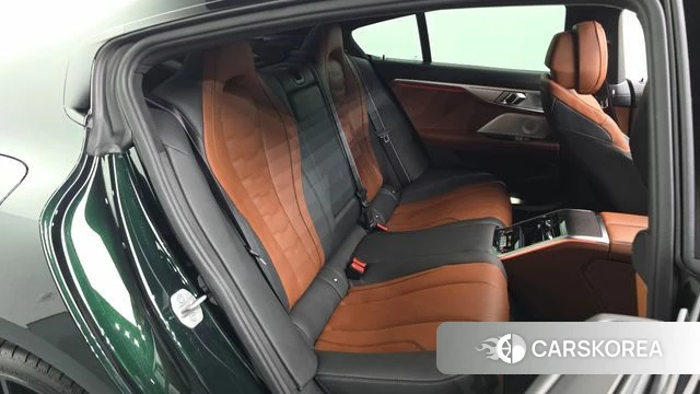 BMW 8 Series (G15) 2026 Темно-зеленый из Кореи, фото 3