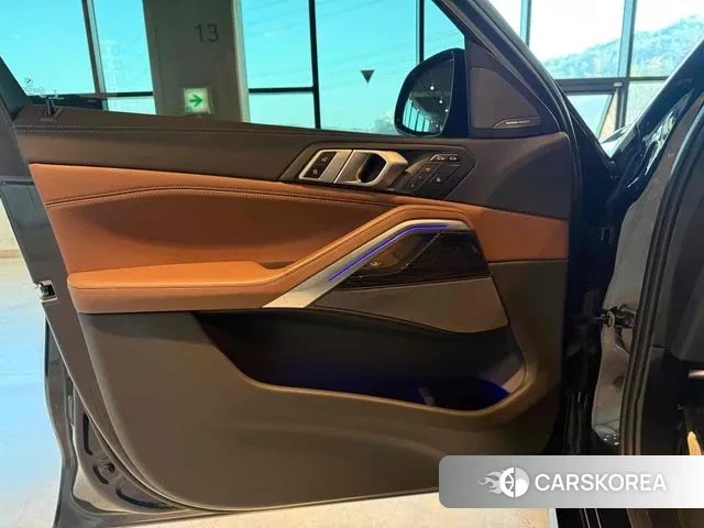 BMW X6 (G06) 2024 Черный из Кореи, фото 3