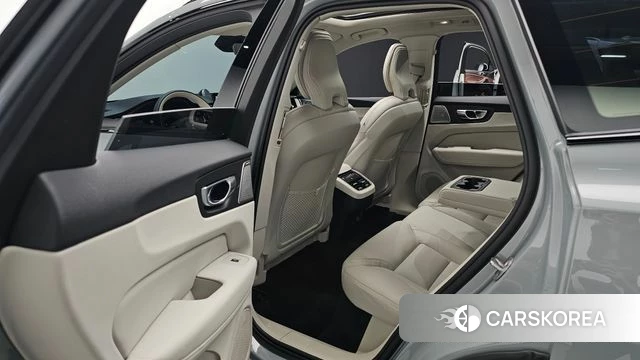 Volvo XC60 second Generation 2026 Серебристо-серый из Кореи, фото 3