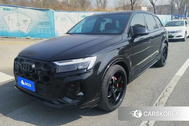 Audi Q7 2025 Черный из Китая, фото 3