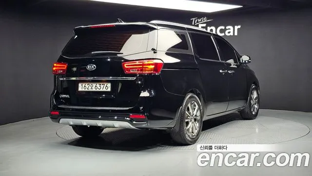 Kia The New Carnival 2018 Черный из Кореи, фото 3