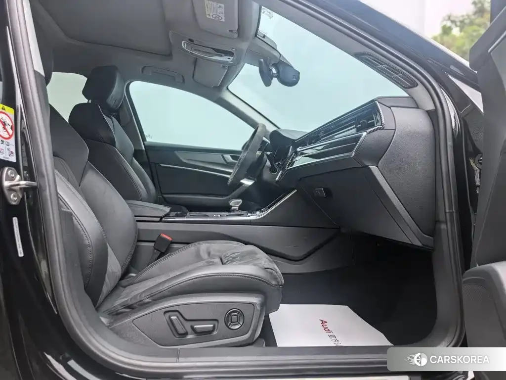 Audi A6 2022 Черный из Китая, фото 3