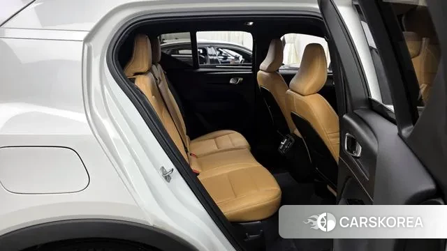 Volvo XC40 2021 Белый из Кореи, фото 3