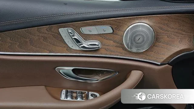 Mercedes-Benz E-Class W213 2021 Черный из Кореи, фото 3