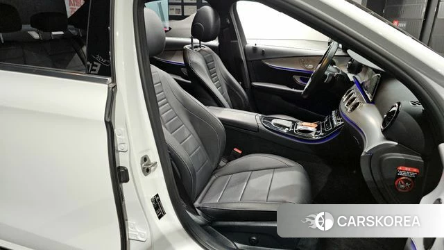 Mercedes-Benz E-Class W213 2021 Белый из Кореи, фото 3