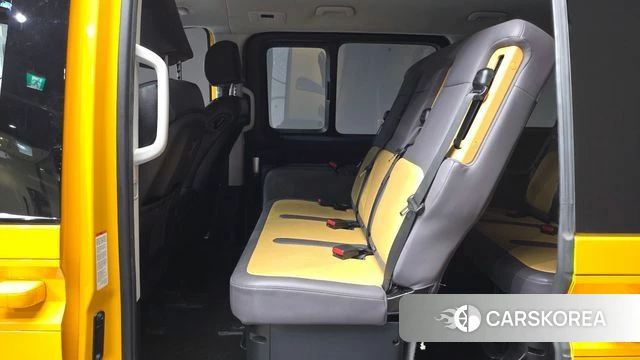 Hyundai Staria 2022 Желтый из Кореи, фото 3