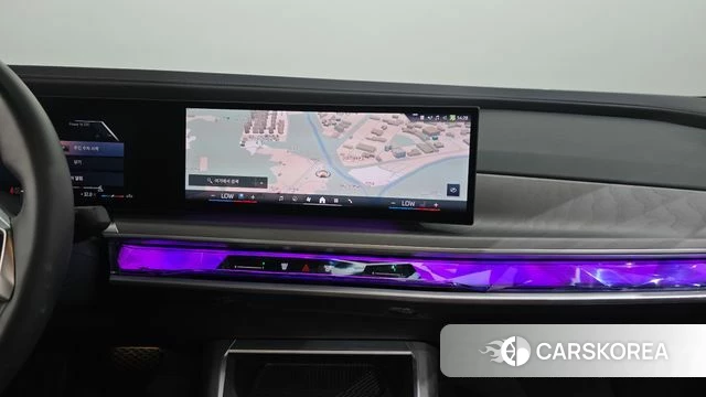 BMW 7 Series (G70) 2023 Золотой двухцветный из Кореи, фото 3