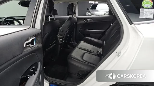 Kia Sportage 5th Generation Hybrid 2023 Белый из Кореи, фото 3