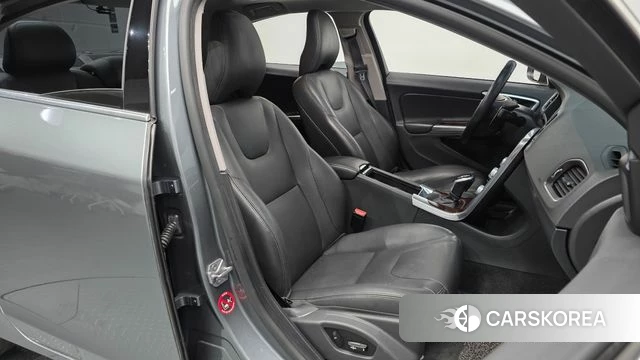 Volvo S60 2018 Серый из Кореи, фото 3