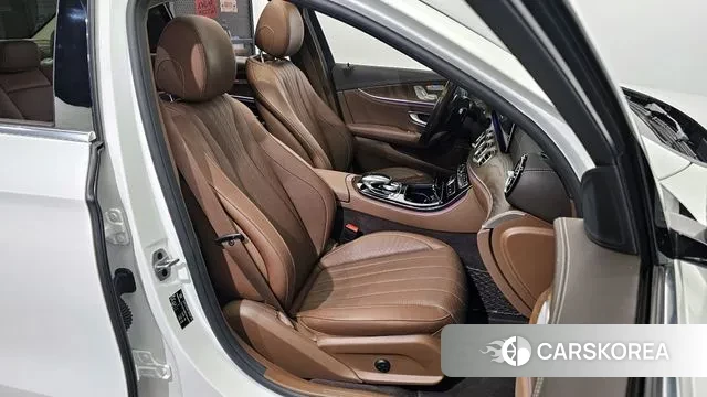 Mercedes-Benz E-Class W213 2020 Белый из Кореи, фото 3