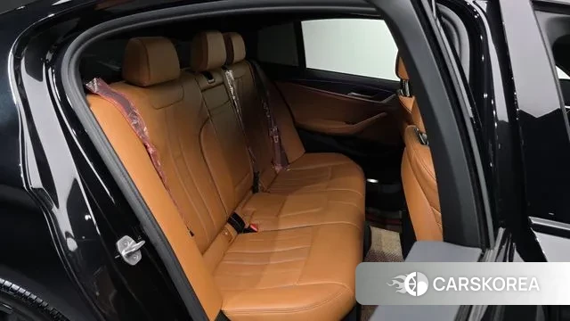 BMW 5 Series (G30) 2021 Черный из Кореи, фото 3