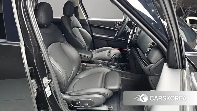 Mini Cooper Countryman 2021 Черный из Кореи, фото 3