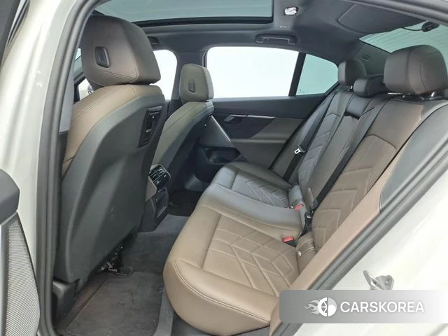 BMW 5 Series (G60) 2025 Белый из Кореи, фото 3