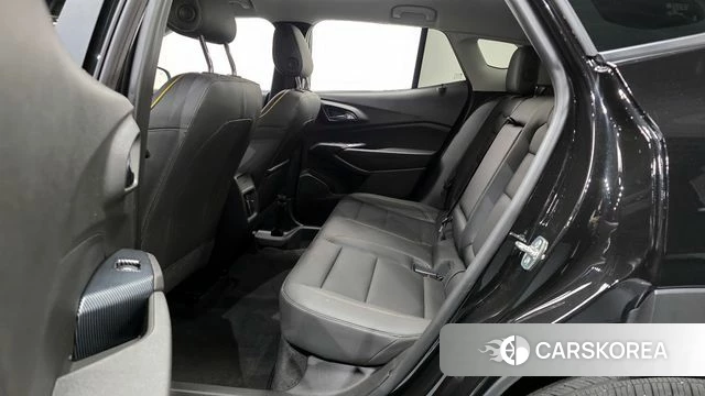 Chevrolet (GM Daewoo) Trax Crossover 2024 Черный из Кореи, фото 3