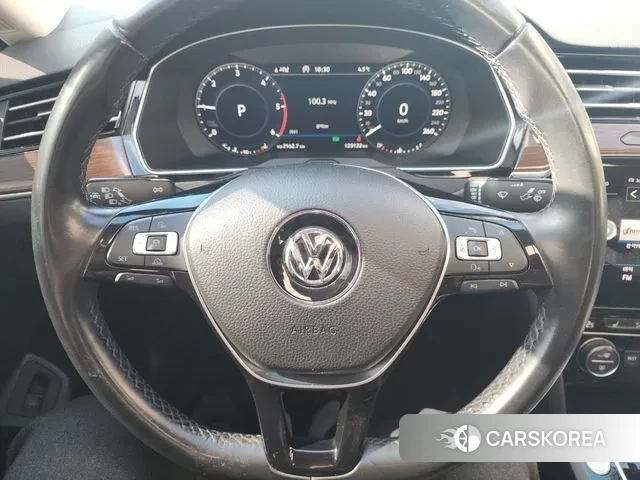 Volkswagen Passat GT (B8) 2018 Серебристо-серый из Кореи, фото 3