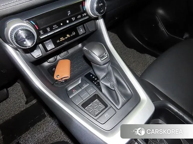 Toyota RAV4 5th Generation 2023 Белый из Кореи, фото 3