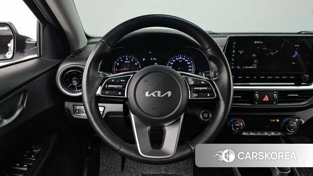 Kia The New K3 2nd generation 2022 Белый из Кореи, фото 3