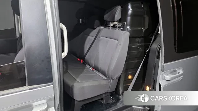 Hyundai Staria 2022 Серебряный из Кореи, фото 3