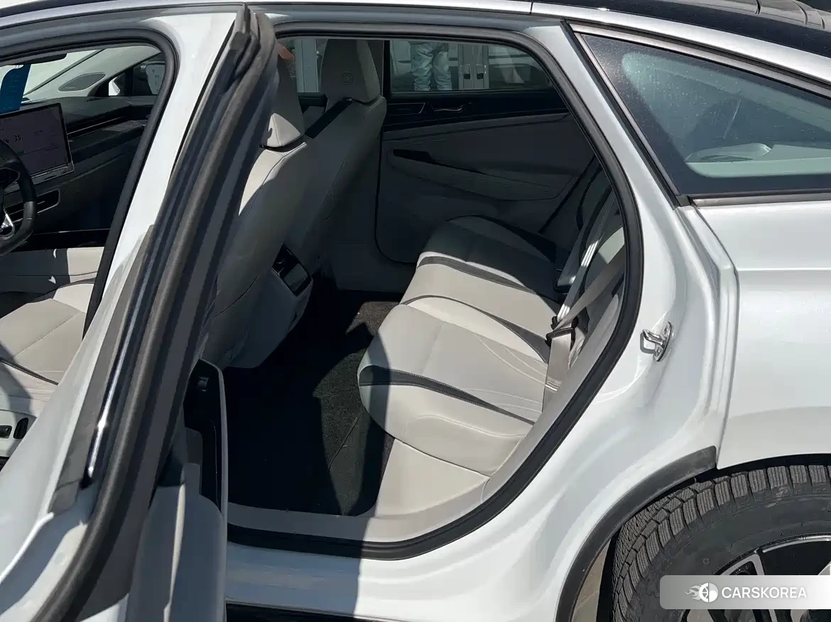 Volkswagen ID.7 VIZZION 2024 Белый из Китая, фото 3