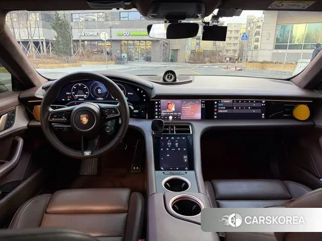 Porsche Taycan 2024 Серебристо-серый из Кореи, фото 3