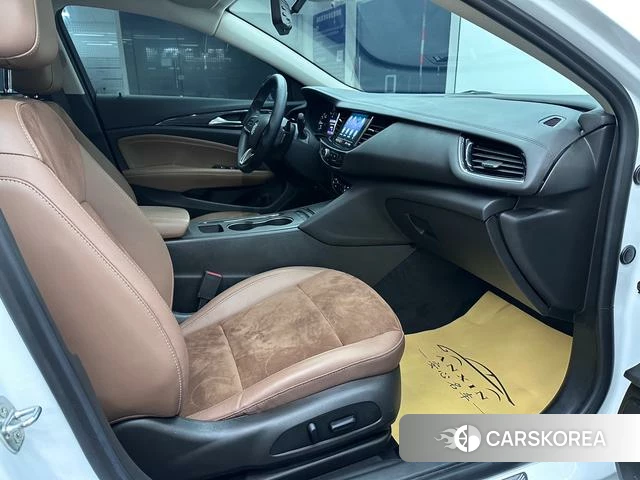 Buick Regal 2023 Белый из Китая, фото 3