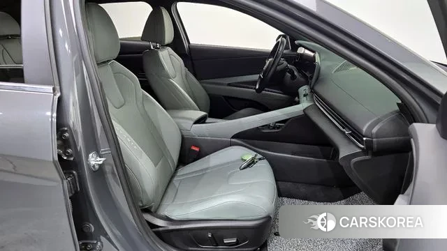 Hyundai The New Avante (CN7) 2023 Серый из Кореи, фото 3