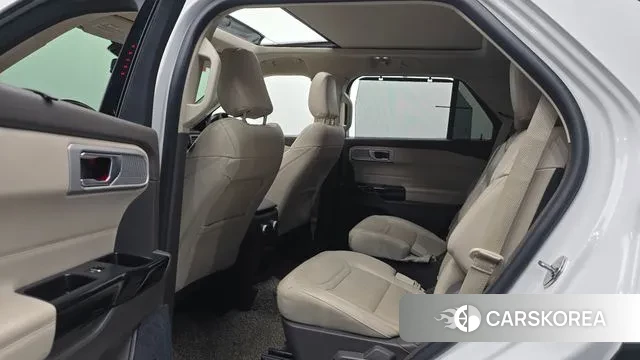 Ford Explorer 6th Generation 2021 Белый из Кореи, фото 3