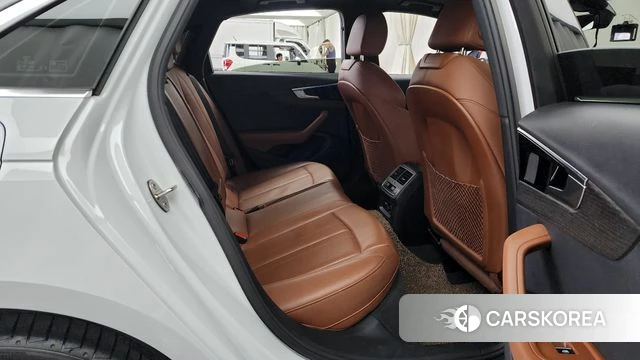 Audi A4 (B9) 2023 Белый из Кореи, фото 3