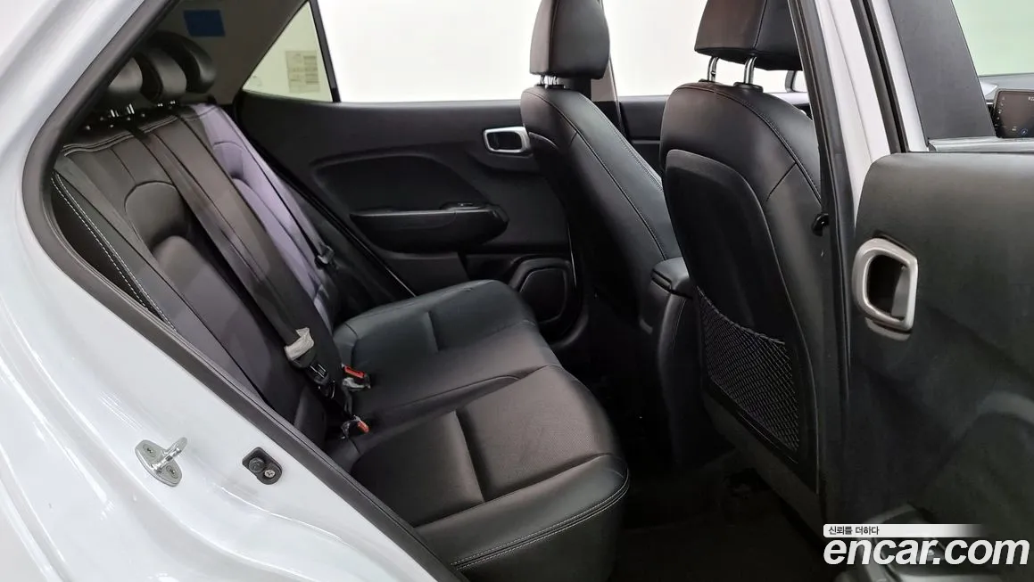 Hyundai Venue 2022 Белый из Кореи, фото 3