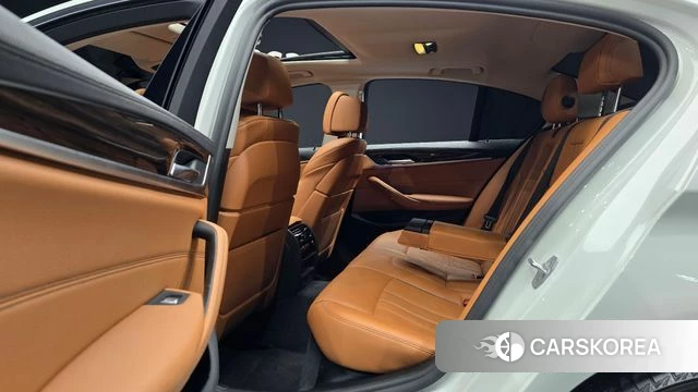 BMW 5 Series (G30) 2021 Белый из Кореи, фото 3