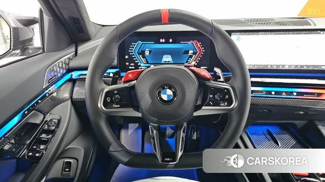 BMW M5 (G90) 2025 Цвет галактики из Кореи, фото 3